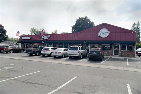 Jimmy's Pub .
